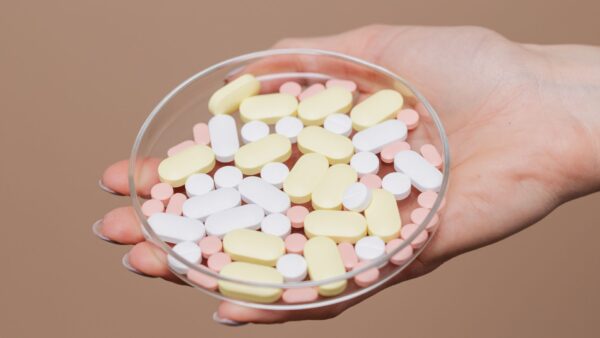 5 popularnych leków, które uzależniają